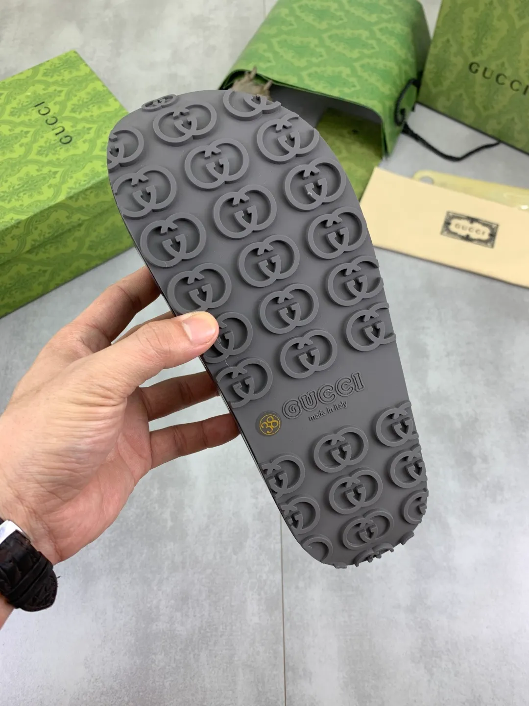 Men's Men's Shoes 💰P300💰[New Style] High Version 🎁🎁🎁 GUCCI New Year of the Snake casual slippers, original official website, perfect workmanship, transmitting a kind of noble luxury, sublimating its definition of luxury in Gucci's high-end extraordinary craftsmanship. Original Gucci double G combination outsole, code number: 35-46, complete package